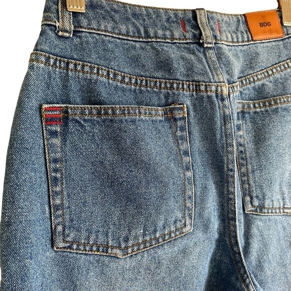 Urban Outfitters BDG High Rise Mom Jean Vintage Mid Wash 90s Style Tapered 25x27 - Picture 6 of 16